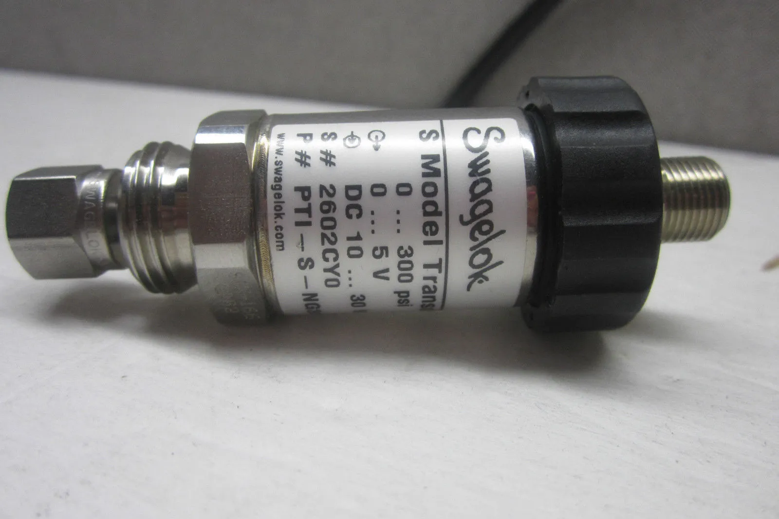 NEW SWAGELOK PTI-S-NG300-21AQ S MODEL TRANSDUCER PTISNG30021AQ