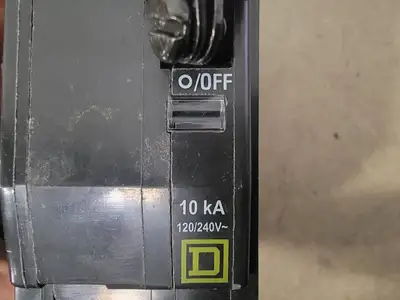 USED SQUARE D QOB230