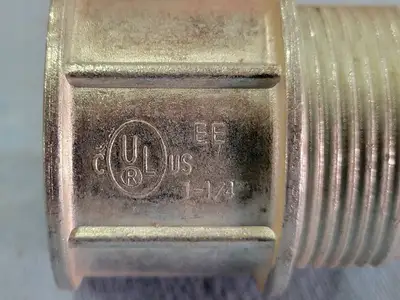 1-1/4" Screw Connector