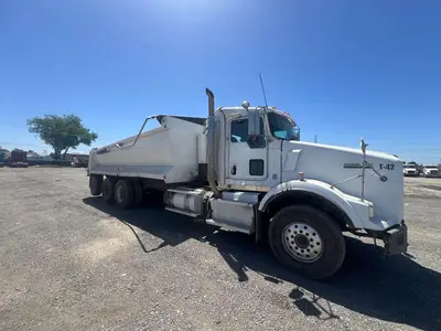 USED 2012 KENWORTH T800