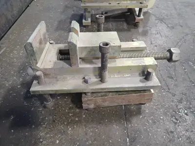 8.5" X 4.75" Vise