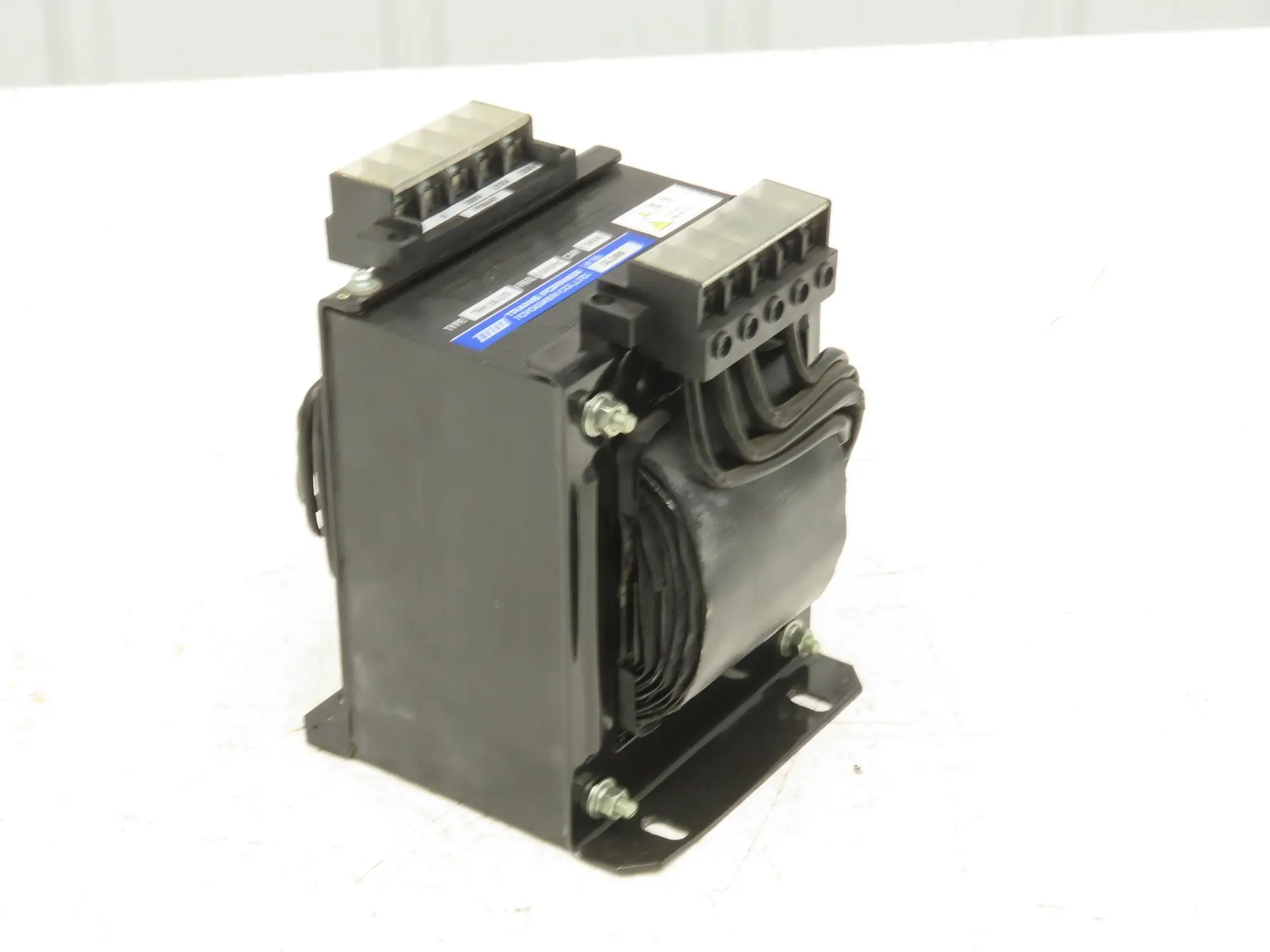 Toyogiken Step-Down Transformer 1.5kVA Pri 200-210-220V Sec 100-105-110V 1PH