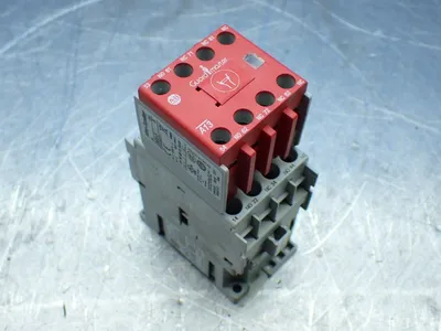 NEW ALLENBRADLEY 700SCF440EJC