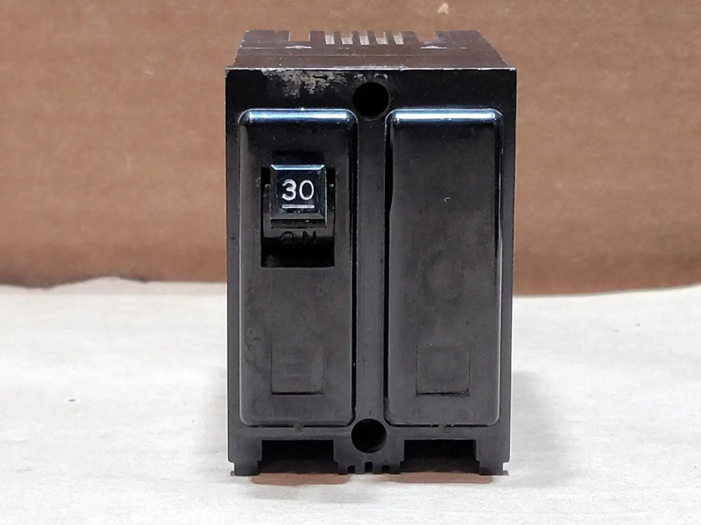30 Amp, 2 Pole, 120/240 Volts Circuit Breaker