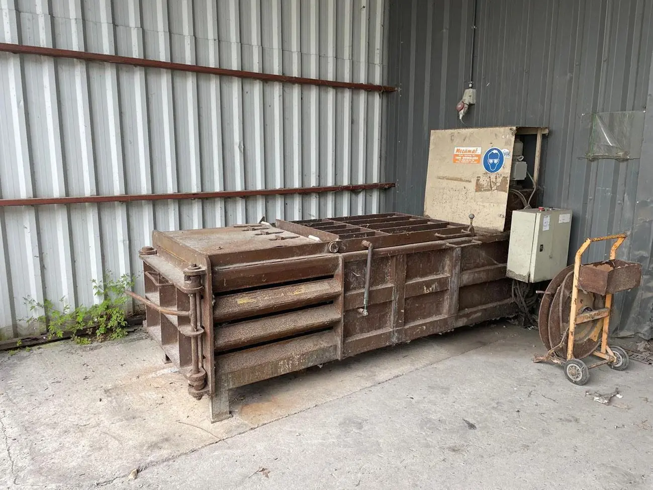 USED MECAMAT SCRAP BALLING PRESS