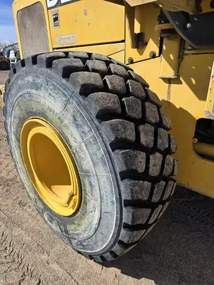 USED 2010 JOHN DEERE 644K