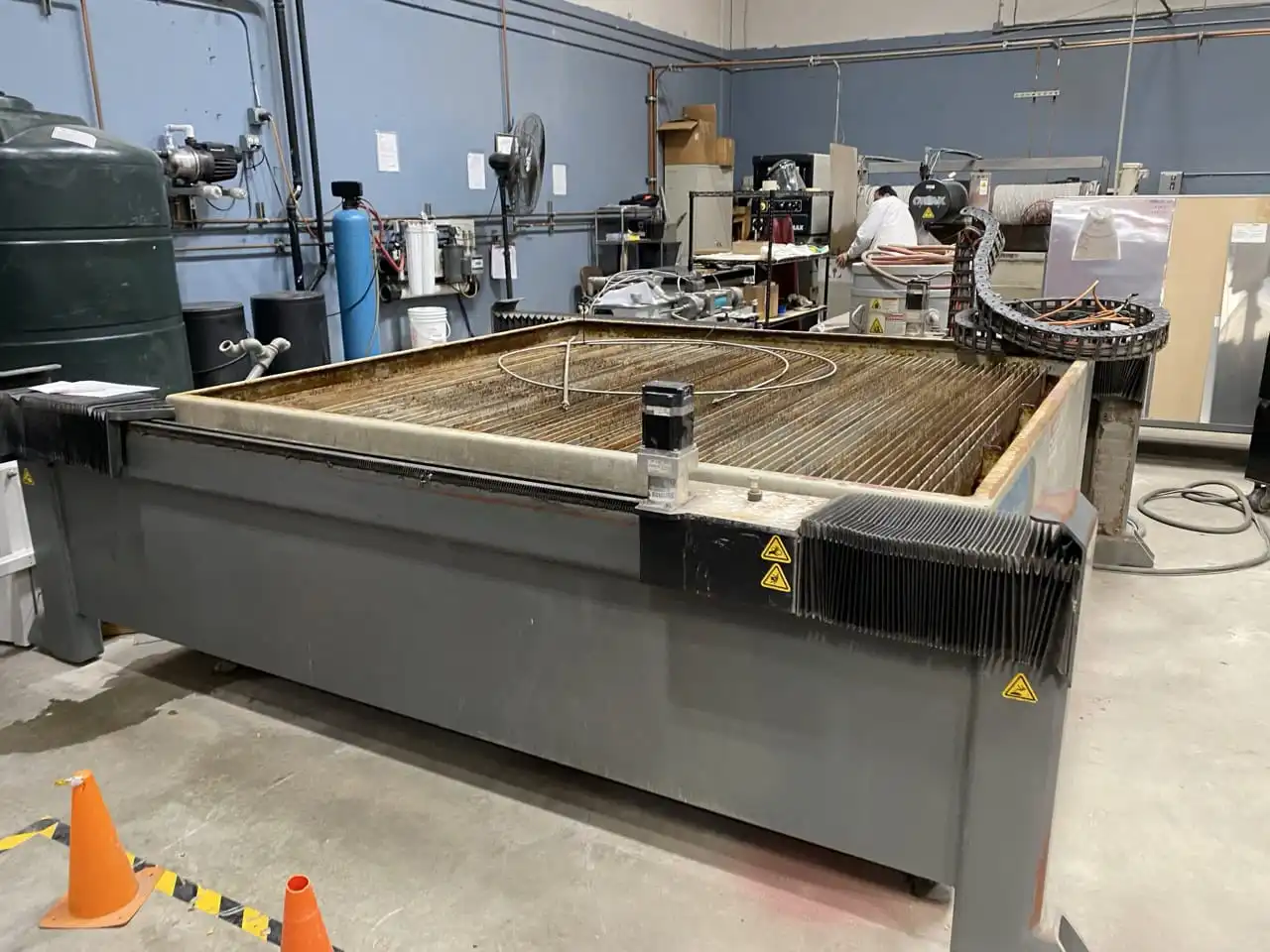 Used 2015 FLOW MACH 2030B Waterjet Cutters Arizona US | Revelation Machinery #404011