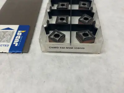 USED ISCAR RHOMBIC TURNING INSERT 80-DEG 5510333