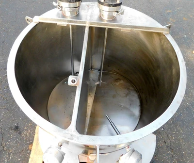 USED TWO COMPARTMENT TANK 60 GALLON