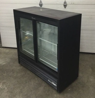 167-0496 True GDM-41SL-48 47" Two Section Self Contained Glass Door Cooler