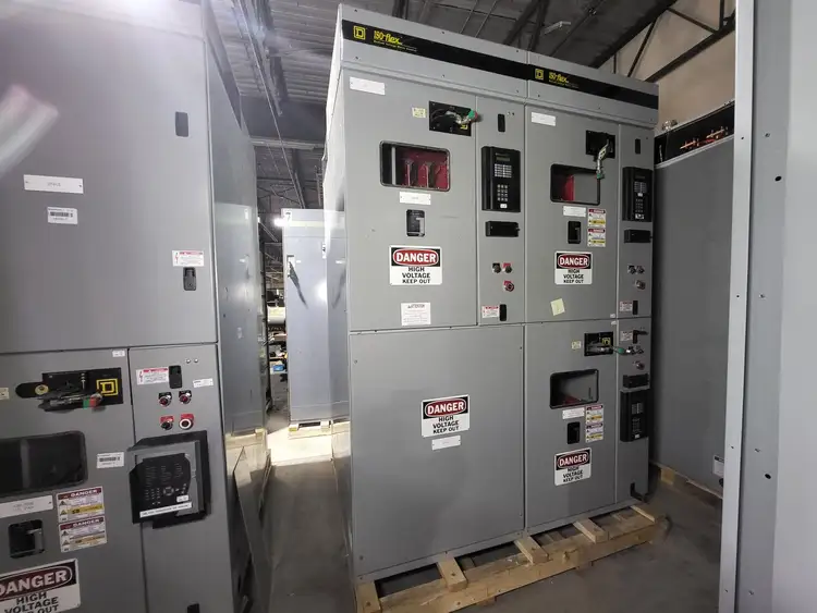Used 2002 SQUARE D EG44D Switchgears British Columbia CA | Lenmark #835285