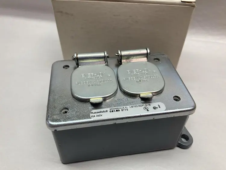 New | in-Stock THOMAS & BETTS 8773 Miscellaneous Equipment (Electrical & Power) | Surplus Asset Holdings #1197378