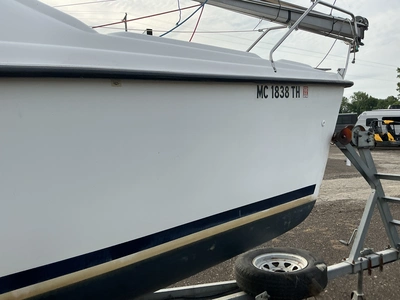USED 1998 HUNTER TBD