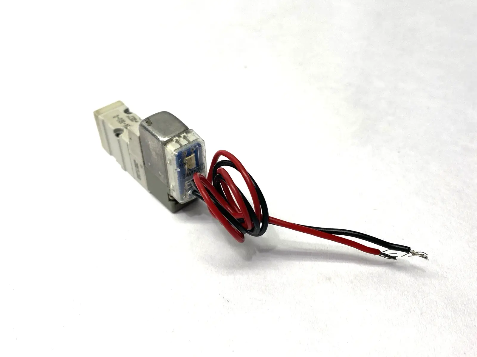 USED SMC PNEUMATIC SOLENOID VALVE 3-PORT 24VDC
