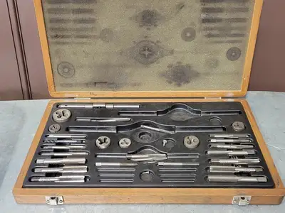 Hand Tap and Die Set
