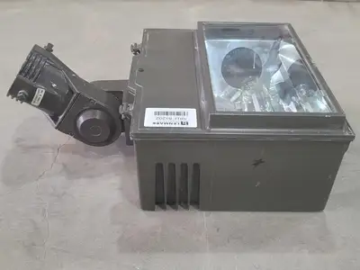 Floodlight w/ 400W Lamp
