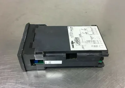 Red Lion APLCL400 Apollo Digital Panel Meter. 2D