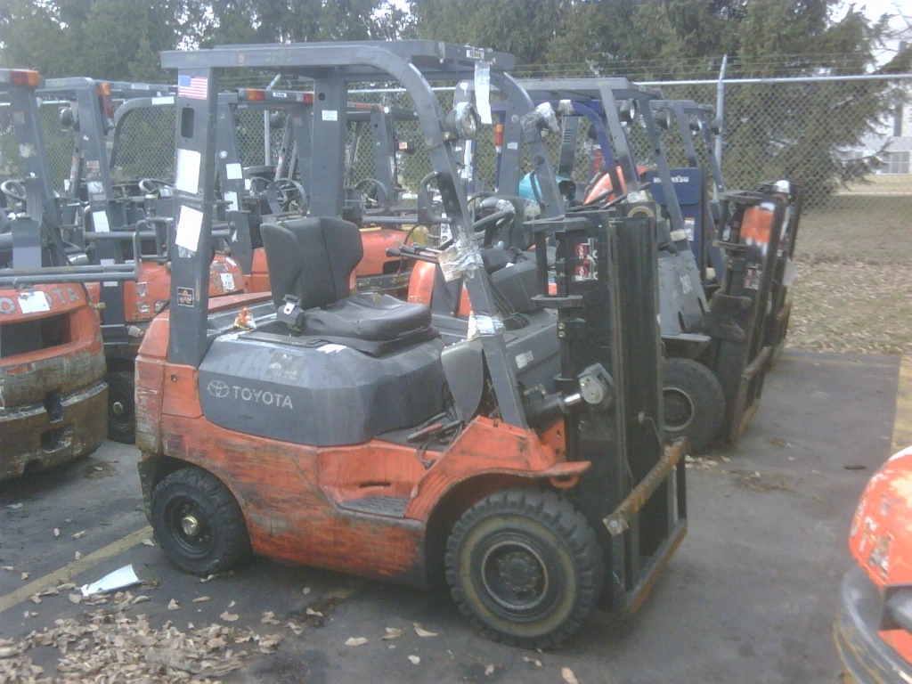 USED TOYOTA  2004 5000 LBS