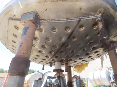 1500 gallon Stainless Steel, Jacketed, Dish Bottom and Top Tank