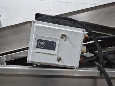 Incline Conveyor with 30 Gallon Tank