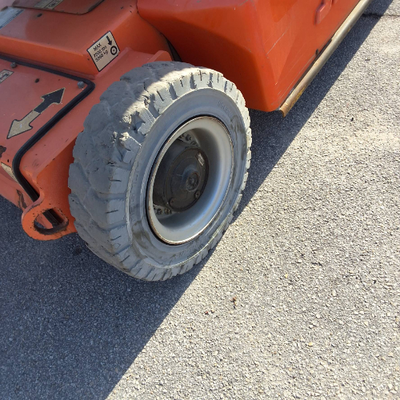 USED 2012 JLG E400AJPN