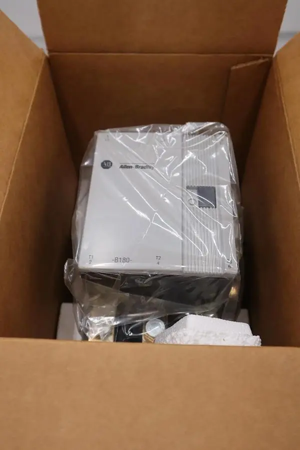 ALLEN BRADLEY 100-B180ND3 SER. B 110/120V 180A NEW IN BOX STOCK H386