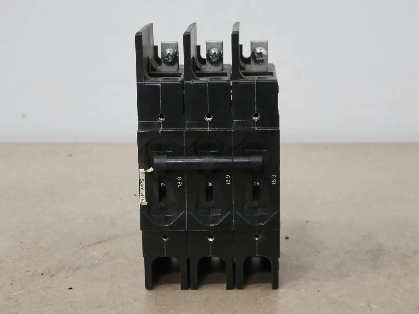 Used AIRPAX 219-3-28779-27 Switchgears British Columbia CA | Lenmark #240969