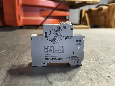 NEW MERLIN GERIN 26960