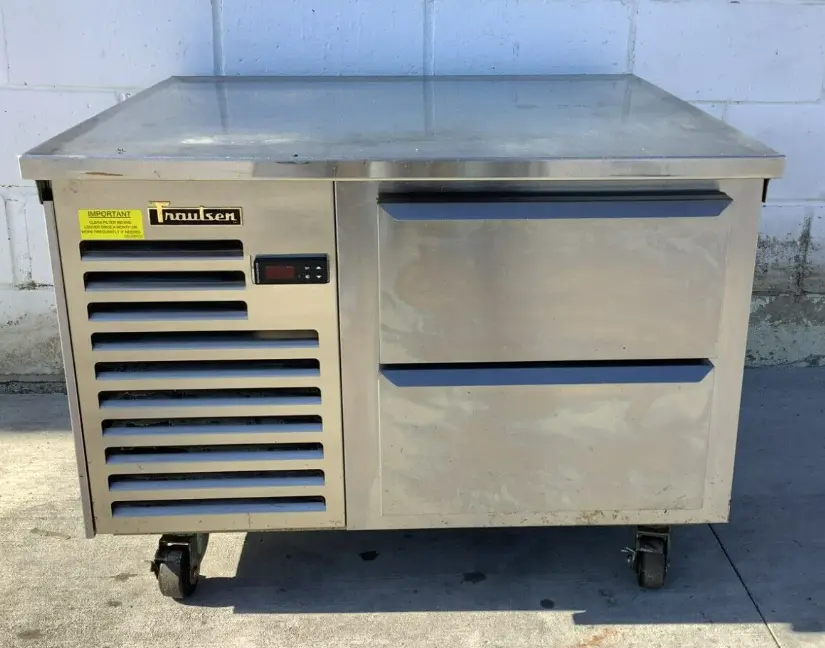 152-0169 Traulsen TE036HT 36” 2 Drawer Chef Base