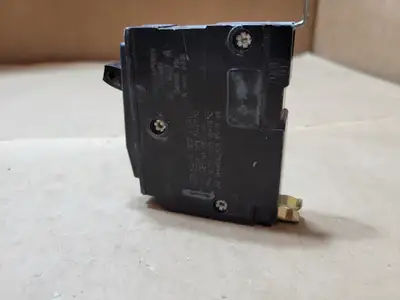 Used SQUARE D QOB120 Switchgears British Columbia CA | Lenmark #1438609