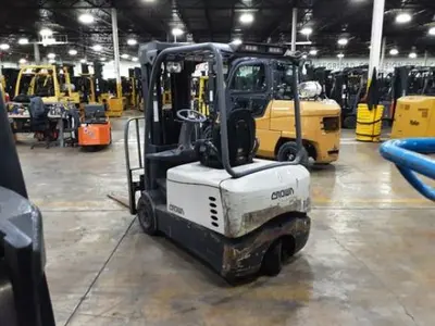 USED 2022 CROWN SC5245-35