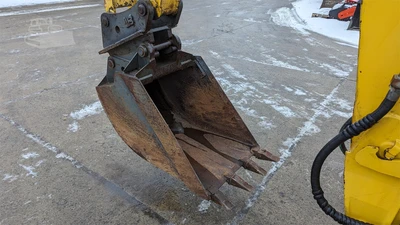 USED NEW HOLLAND 675E