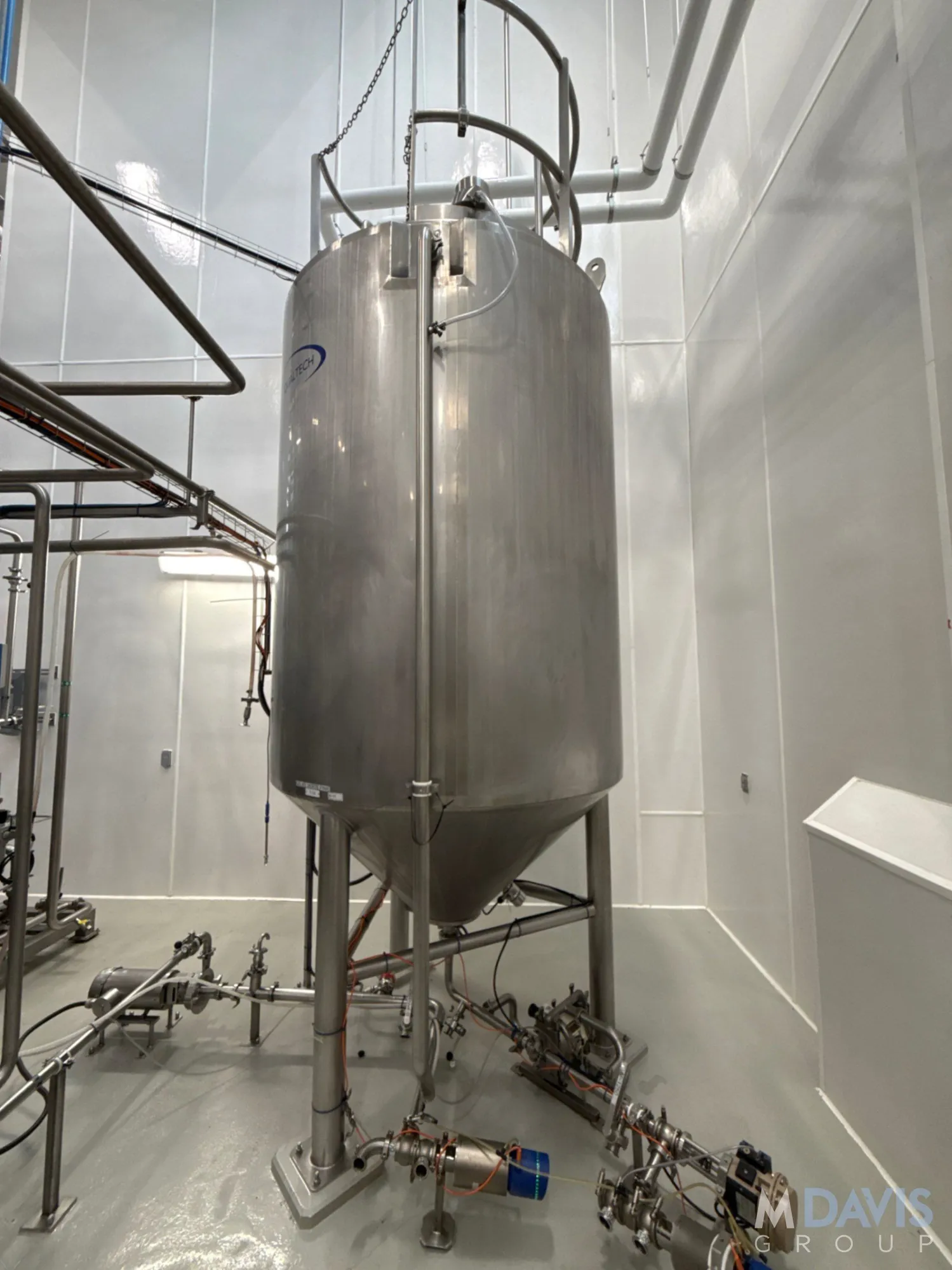 USED 2021 QUALTECH 1,200 GALLON