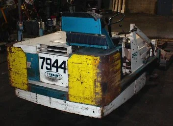 USED TENNANT 240 EH