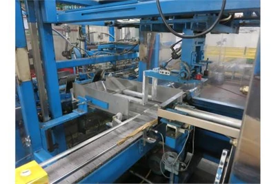 Compacker EP 11-3 case packer, nordson glue