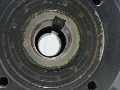 Chenta Gear UCM 100 Speed Reducer 50:1 Gearbox 35rpm 40mm Hollow Shaft IEC 100