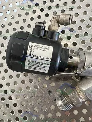 USED BURKERT 00462610 SOLENOID VALVE 1/2 PTFE W/ THREADED TO 1/2" NPT FITTING 145 PSI
