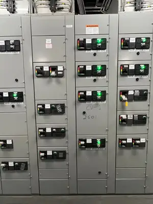 Advantage 2100 MCC, 600V, 3-Ph, 1200A, 11 Sections