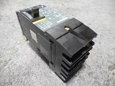 Square D FA24020AB I-Line Circuit Breaker 20 Amps 480VAC 2 Pole Green Face Used