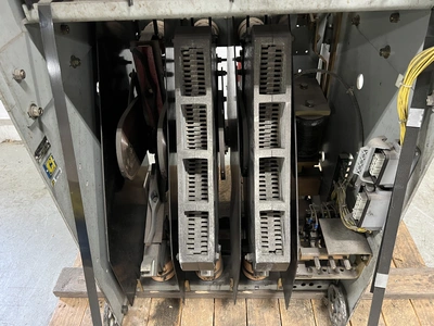 Square D X111AF213KG 400A 5000V Breaker Contactor