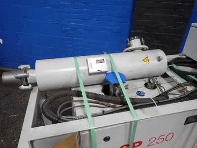 USED LEYBOLD SP250