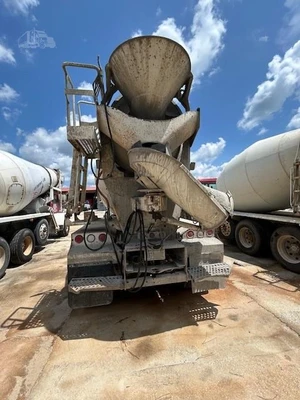 Used 2017 MACK GRANITE GU813 Concrete Mixer Trucks Florida US | Big D Heavy Equipment #1557021