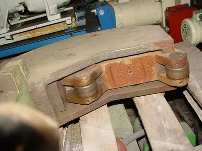 USED ENGINE LATHE 18'' FOLLOW REST
