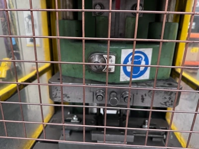 Used 2002 HARE 25HP Hydraulic Presses GB | Charter Auctions #1398553