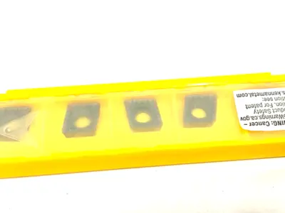 NEW KENNAMETAL SCREW-ON POSITIVE INSERT CCMT09T308MP