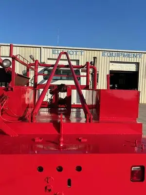 USED 1990 INTERNATIONAL 4900 WINCH TRUCK