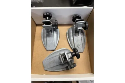 Used _UNKNOWN_ _UNKNOWN_ Stands California US | KD Auctions #1359448