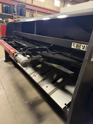 USED 2003 AMADA M3060
