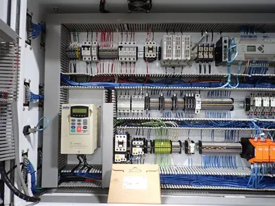USED YASKAWA / MOTOMAN UP20 / DX200