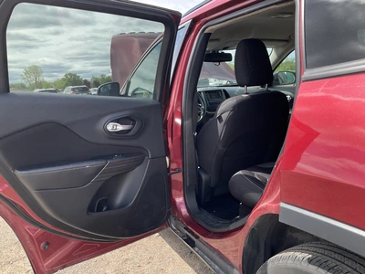 USED 2016 JEEP CHEROKEE